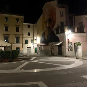 Splendida Mansarda Open Space, Finiture Di Lusso. Appartamento Carrara